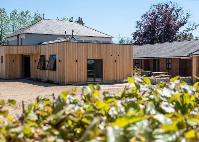 Elm - Three Tuns Apartments, Pettistree, Wickham Market - By Aldeburgh Coastal Cottages