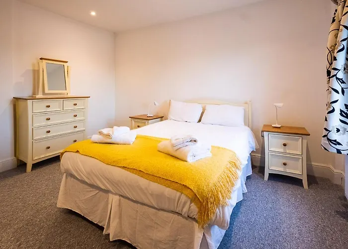 Elm - Three Tuns Apartments, Pettistree, Wickham Market - By Aldeburgh Coastal Cottages