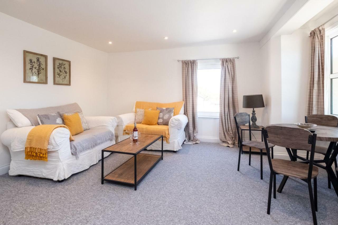 Elm - Three Tuns Apartments, Pettistree, Wickham Market - By Aldeburgh Coastal Apartment *