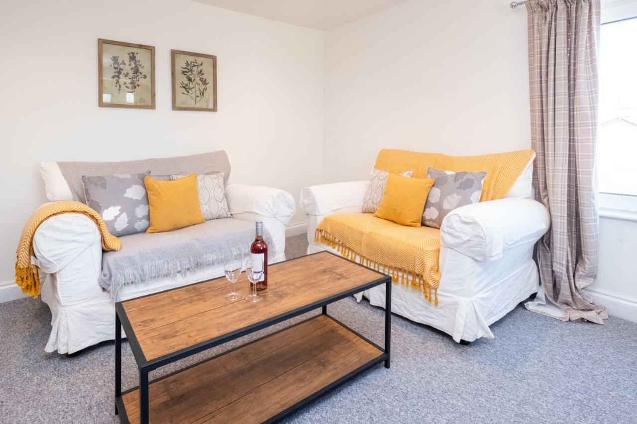 Elm - Three Tuns Apartments, Pettistree, Wickham Market - By Aldeburgh Coastal Apartment *